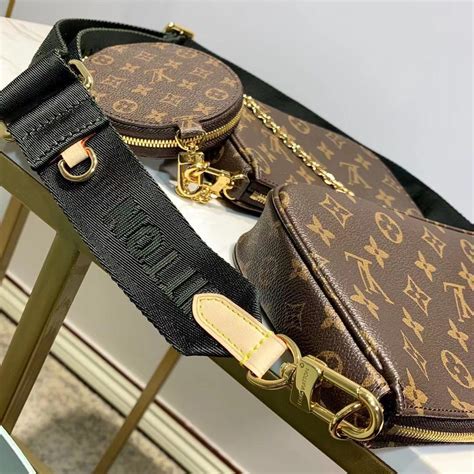 lv multi pochette au